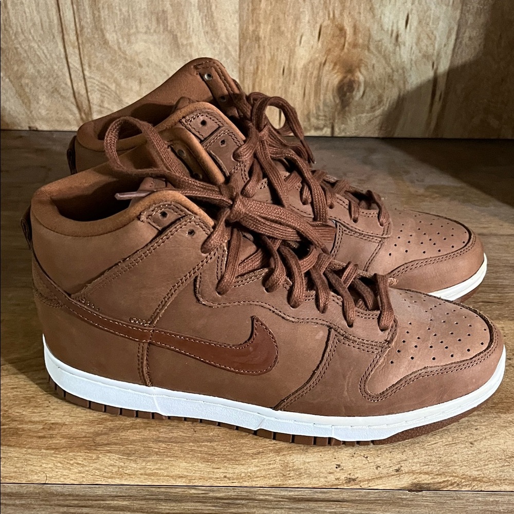Nike Dunk High Premium in pecan colorway